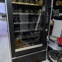 Crane 157 Snack Machine
