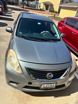 🚗 2013 Nissan Versa SV — $3,200 OBO 🚗