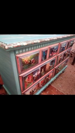 Mermaids dresser