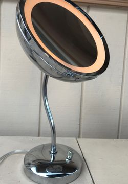Chrome Vanity makeup light