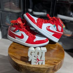 Size 9.5 Men's 
NIKE AIR JORDAN 1 MID SE 
BARCELONA 2021 
DC7294-600 