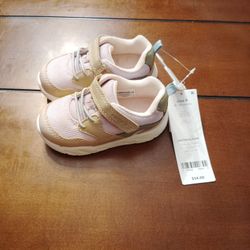 Brand New Girl Shoe Size 6 