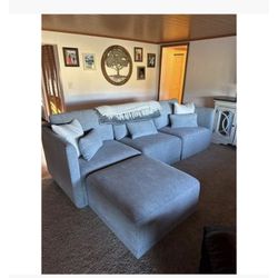 Modular Sectional Sofa with Ottoman (NEW)