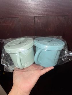 New Toddler Silicone Snack Containers