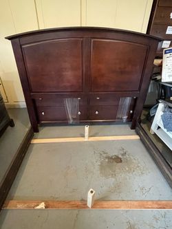 Dark cherry wood 4 piece queen bedroom set