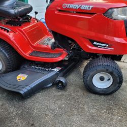 Troy Built Bronco With 42inch Mower