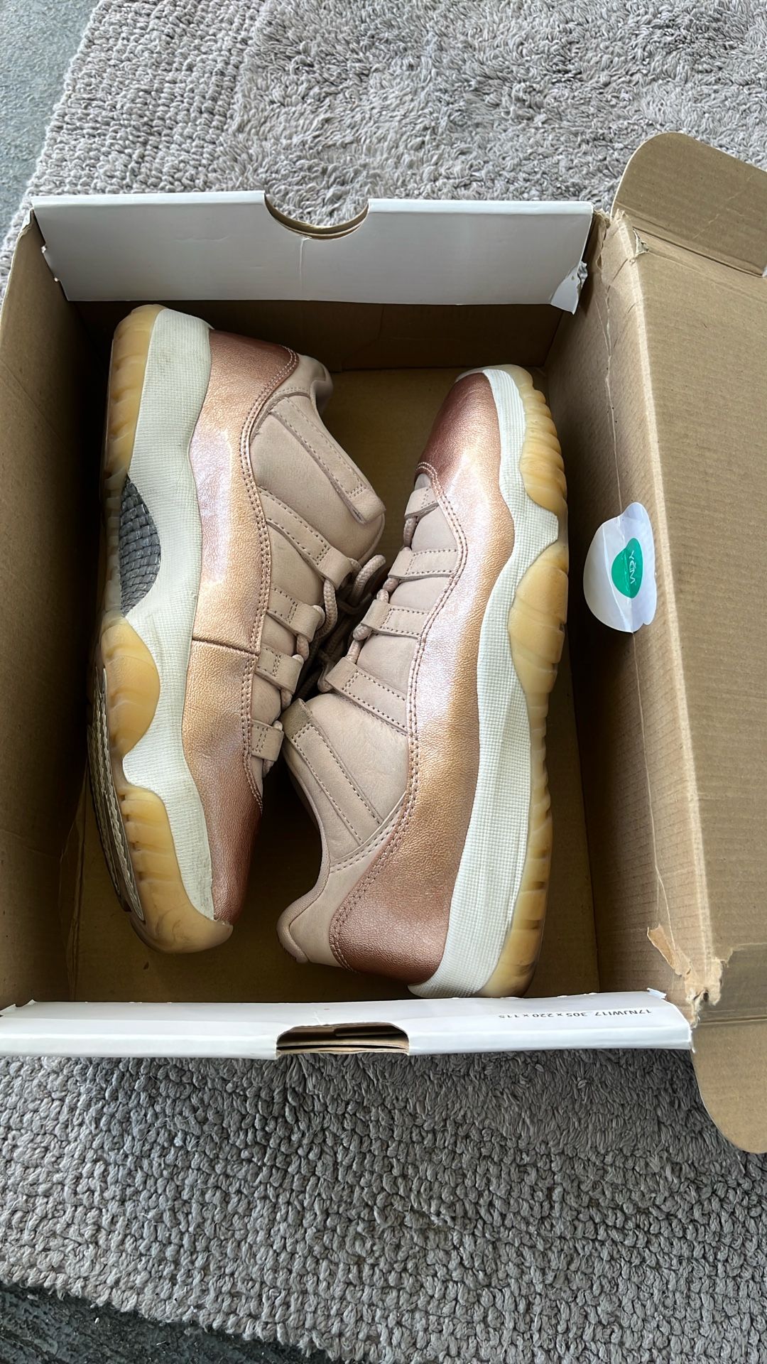 Jordan 11 Size 6 Men Size 8 Women