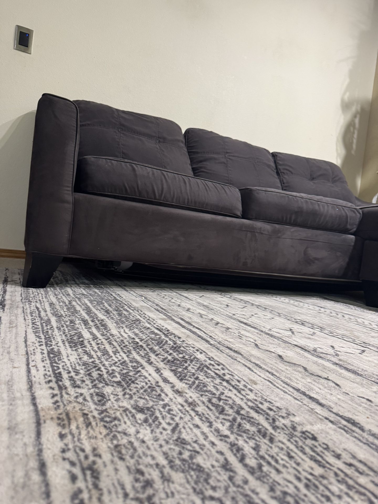 Solid Sectional With Full Size Pull Out Bed w/ Sealy Mattress