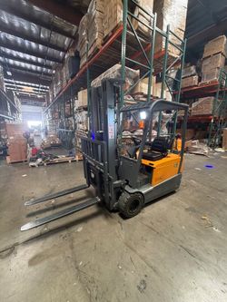 Used 3 Wheels Electric Forklift, Lithium A-4023