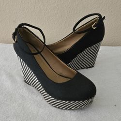 Women's Report Wedge Heels ~ Size 9 ~ Black