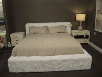 Universal Highland King Bed - White | Headboard