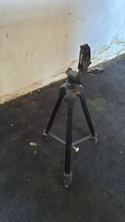 Camera tripod