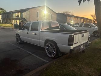 2009 GMC DENALI PICK UP TRUCK