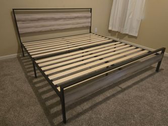 King Size Bed Frame w/ Wood Slats – Modern Metal & Wood Design
