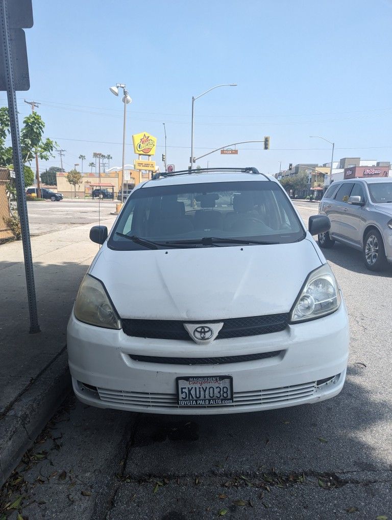 2005 Toyota Sienna