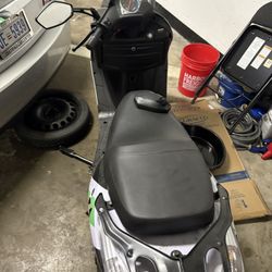 150cc Scooter With Attractive Price And Acceptable Condition But It Has Issues 