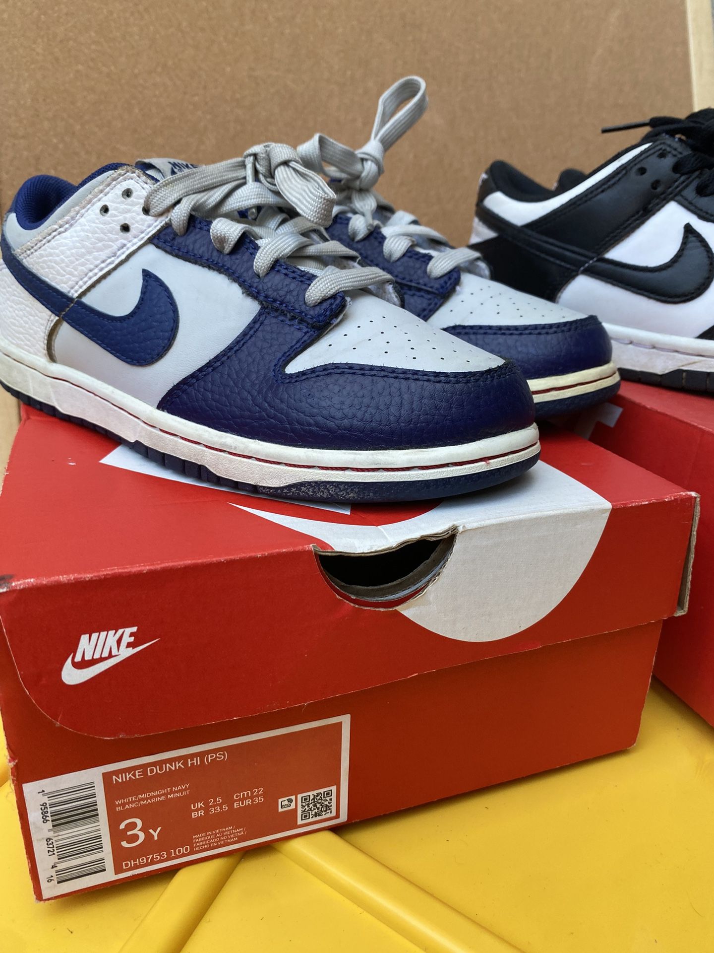 Navy Nike Dunks 