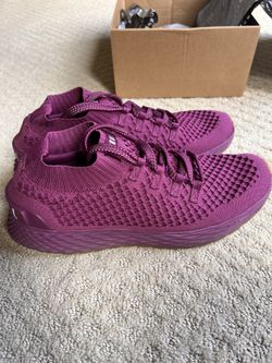 Selling a pair of NOBULL shoes – ( New )