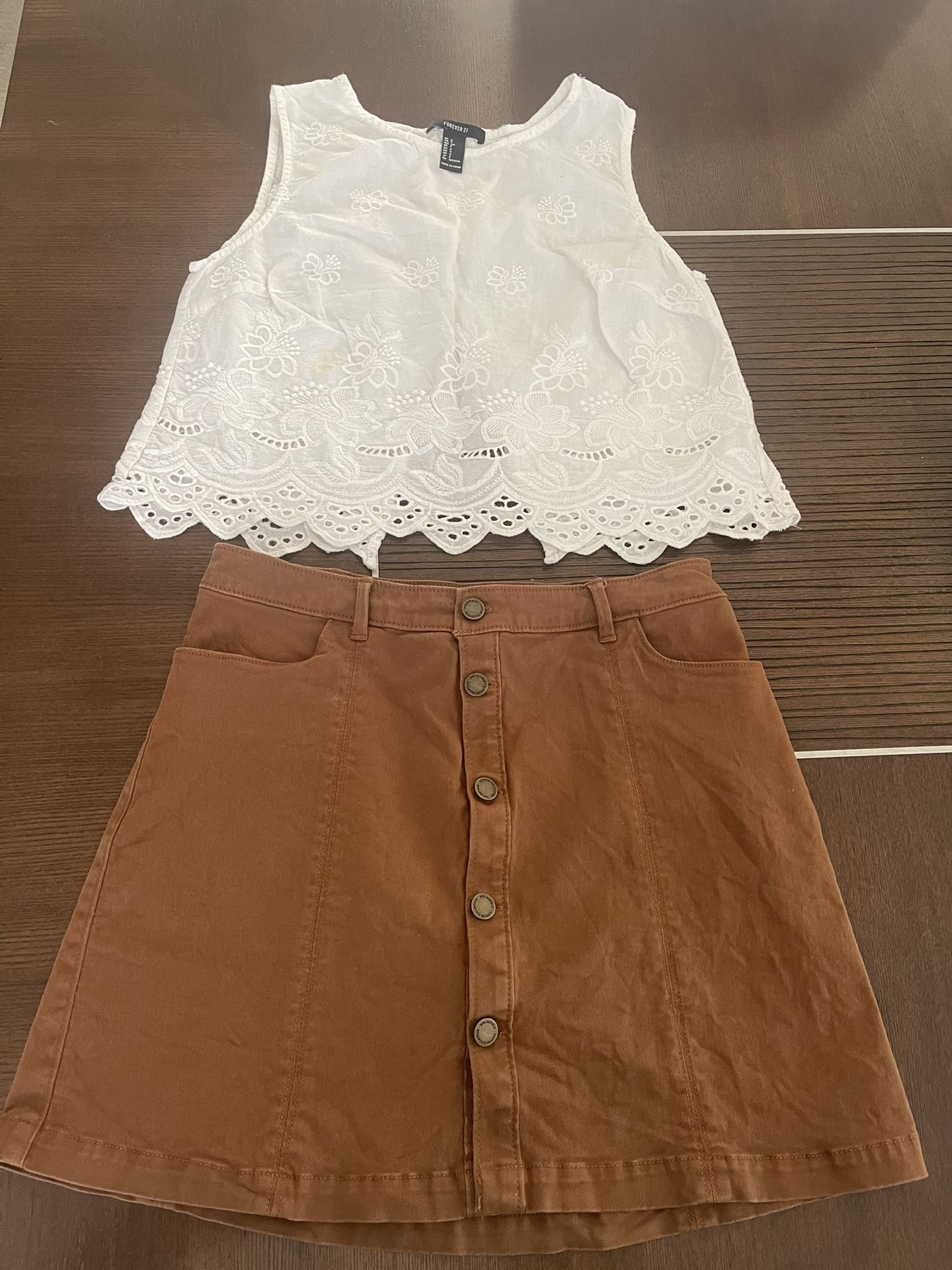 Women set: skirt size 2, top size small