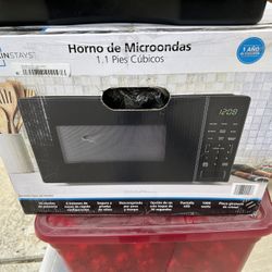 Mainstays Microwave New 1.1 cu. ft.