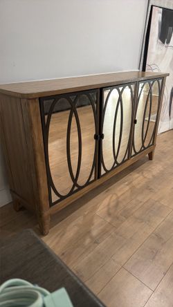Hammary Furniture Entertainment Console