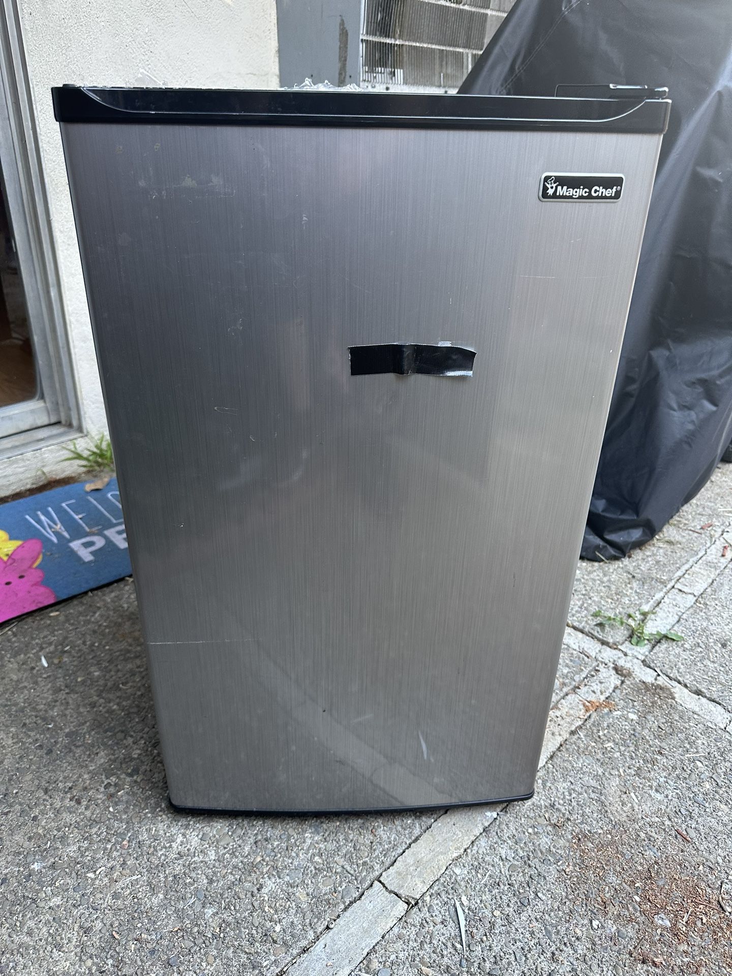 Magic Chef Mini Fridge