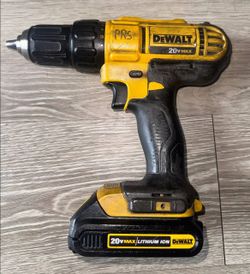 DeWALT DCD771 20V MAX 1/2" Cordless Drill Driver w/ 2.0Ah Battery Tested