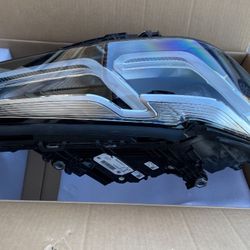 2022 BMW 5 Series 530i 4D SED 4-2.0L Right Side Headlight Part 