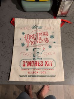 Fairmont Scottsdale Princess Christmas S'mores Kit