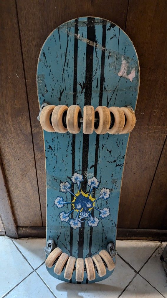 2 Flowboard Skateboards