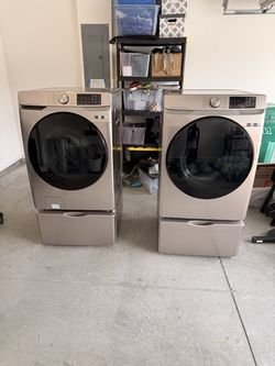 Samsung Smart Washer & Dryer Set with Pedestals, Champagne