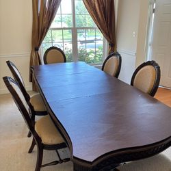 Dinning Table Set With Padding 