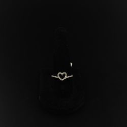 White Gold Heart Ring With Diamonds 