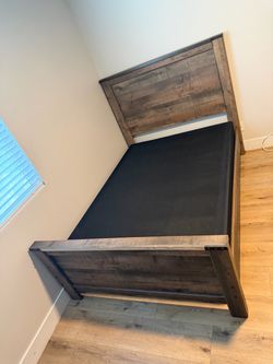 Full size bed with box spring