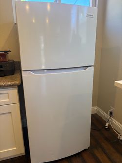 Frigidaire 14 Cu. Ft. Top Freezer Refrigerator