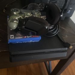 Playstation 4 Slim