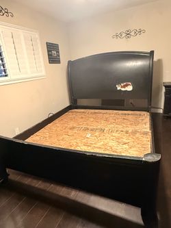 Free Cal king bedroom set real wood includes: bed, dresser tall boy and 2 night stands