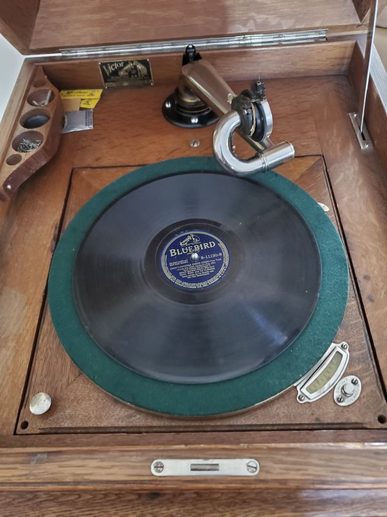 *AUTHENTIC* 1903 Victrola record player