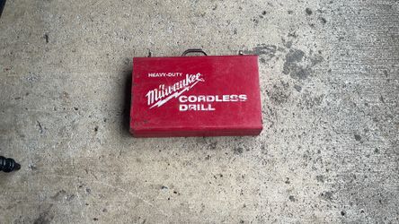 Milwaukee Cordless Drill 