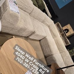 ✨️ Sectionals, 2pc Sofas ✨️ Furniture Queen Bedrooms, Dining Avail