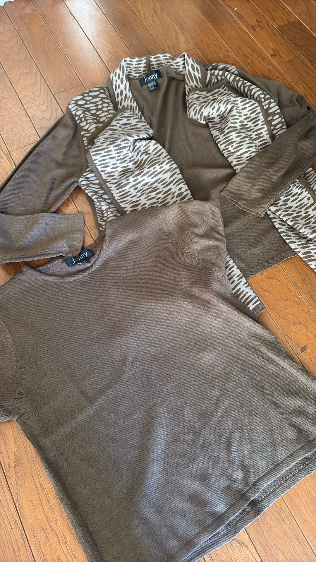 Women’s Size Medium Shawl Collar Sweater With Matching Short Sleeve Sweater