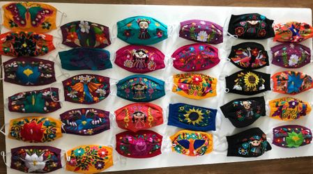 Artesanal embroidery face mask