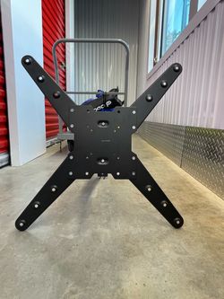 Heavy-Duty Full-Motion Articulating TV Wall Mount