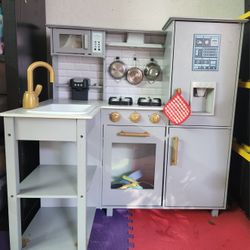 Play Kitchen 