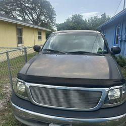 Ford F150 Grey 2002 150,000miles