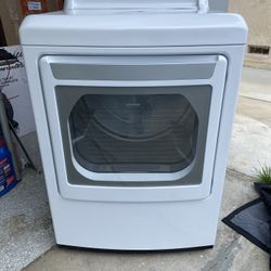 LG #DLR7150W Electric dryer On