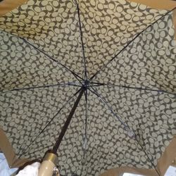 Gently Used Coach Umbrella. No Tears And Works Like It Should 
