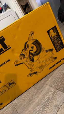 Dewalt 12” double bevel sliding compound miter saw