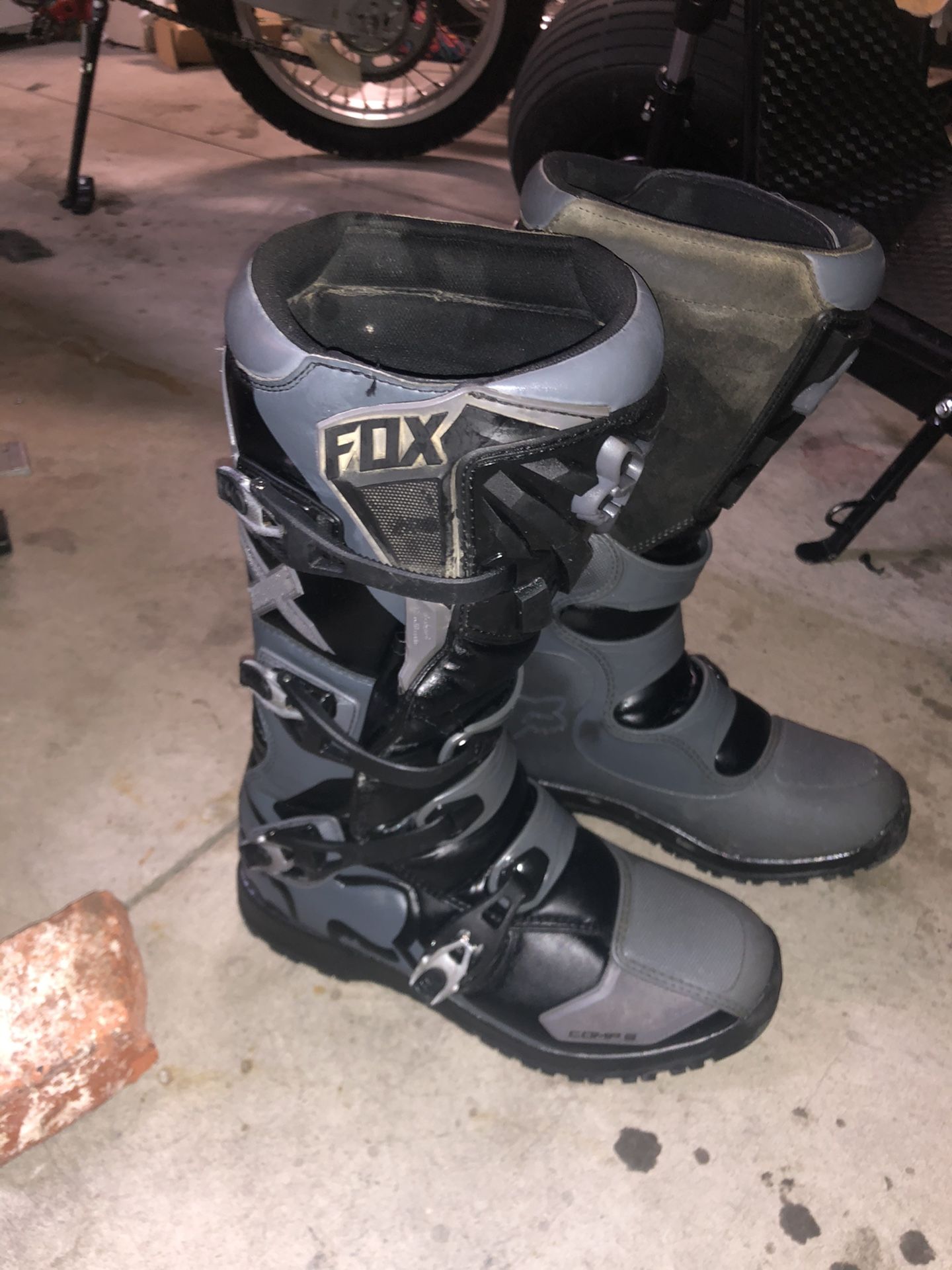 Size 14 fox comp 5 like new