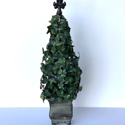 Ivy Topiary Christmas Tree, (artificial) 